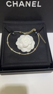 Sophisticated Snake Chain Choker Light Gold Silver Color With 5 Flowers