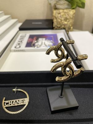Gold Tone 3D Asymmetric Double C Earrings 22C Retro Design