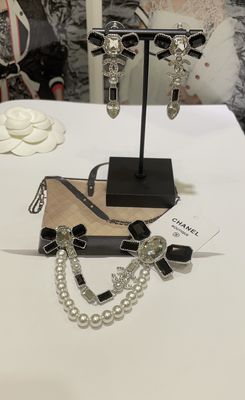 23K Black White Gem Bow Double C Pearl Drop Earrings