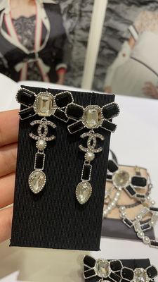 23K Black White Gem Bow Double C Pearl Drop Earrings