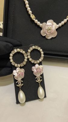 2023C new collection: Golden Double C pendant with light pink camellia and pearl earrings.gold plated Anti-allery