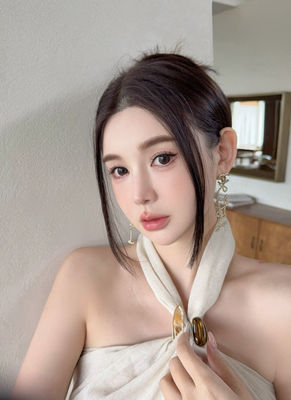 18K Gold Plated High End Fashion Earrings C Letter Long Lasting With Asymmetric Twist Design