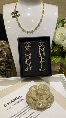 18K Gold Plated High End Fashion Earrings C Letter Long Lasting With Asymmetric Twist Design