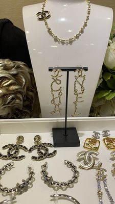 18K Gold Plated High End Fashion Earrings C Letter Long Lasting With Asymmetric Twist Design