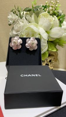 Pink Gold Luxury Earrings Aesthetic Exquisite Design With Diamonds