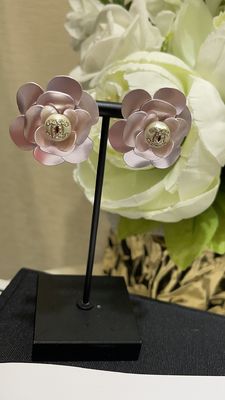 Pink Gold Luxury Earrings Aesthetic Exquisite Design With Diamonds