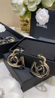 Heart shaped Double C Earrings 15-20mm Size hollow