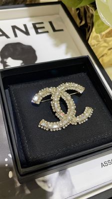 Twin C Clip Brooch Pins 18K Gold Plated With Diamond Pearl 20-30g