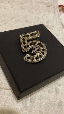 10g Gold Diamond Luxury Brooch Pin Elegant Beautiful For Women