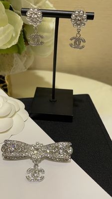 18K Gold plated Luxury Brooch Pin Rhinestone Bow Brooch 20g ODM/OEM Customized