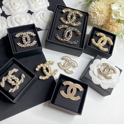 18K Gold Plated Luxury Brooch With Diamond Double C Style In VS1 Clarity