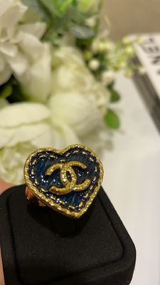 Vintage Design Brass Heart Ring with Swarovsk* Pearl and Diamond for Formal Occasion