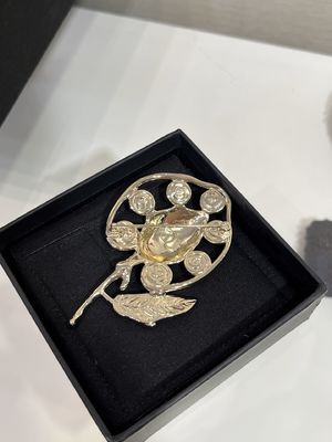 Gold-Tone Fully Crystal-Studded Luxury Brooch with 1 Year Warranty and Elegant Peach Design