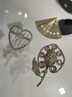 Gold-Tone Fully Crystal-Studded Luxury Brooch with 1 Year Warranty and Elegant Peach Design
