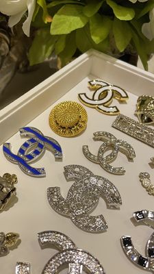 Limited Edition Small Brass Brooch Pin with Shoes Design for Autumn/Winter Collection