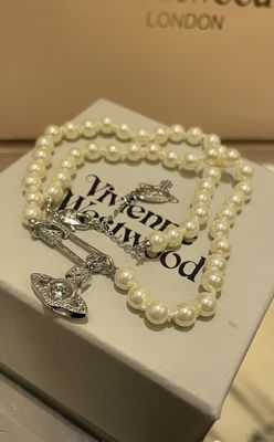 Vivienn* Westwo*d Full-Rhinestone Saturn Brooch Necklace with Swarovsk* Pearl and 18K Gold Plated Chain,Silver Color Saturn Brooch
