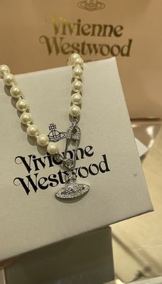Vivienn* Westwo*d Full-Rhinestone Saturn Brooch Necklace with Swarovsk* Pearl and 18K Gold Plated Chain,Silver Color Saturn Brooch