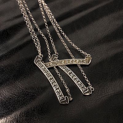 925 Sterling Silver Horseshoe Choker Necklace with 45cm Chain Length and Slim Size for Casual Wear