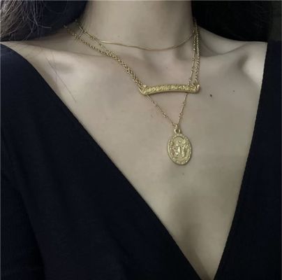 22k Gold Plated Horseshoe Collarbone Necklace with Gun-black Plating for Casual, Party, and Wedding - 925 Silver Necklace
