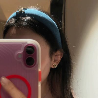 Hair Clip.French Style Denim Headband with Double C Logo - Trendy Hair Clip for Women