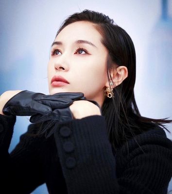 Customizable Lightweight Drop Earrings with Swarovski Diamonds & Pearls for Women and Young Girls