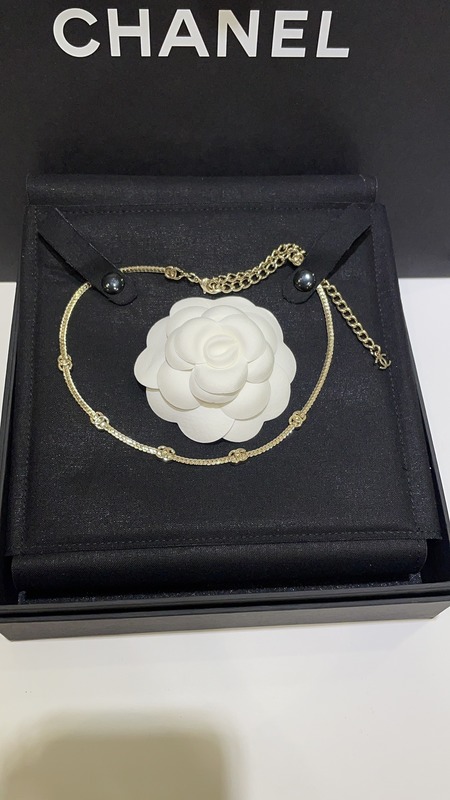 Sophisticated Snake Chain Choker Light Gold Silver Color With 5 Flowers