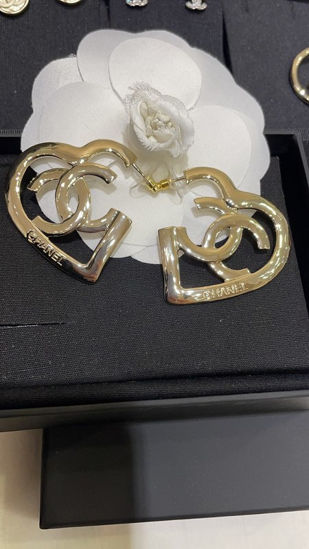 Heart shaped Double C Earrings 15-20mm Size hollow