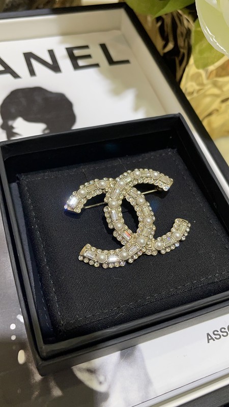 Twin C Clip Brooch Pins 18K Gold Plated With Diamond Pearl 20-30g