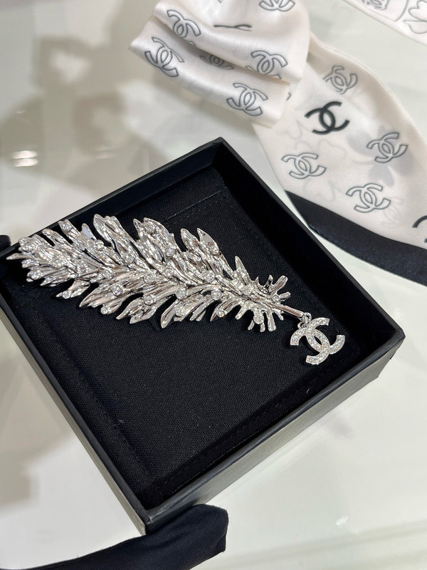 Luxury Diamond Brooch with Double C Pendant and Feather Design Fully Set with Swarovsk* Diamonds