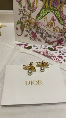 Quality New collection Di*r Pearl & Diamond Alphabet Earrings factory