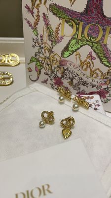 Quality New collection Di*r Pearl & Diamond Alphabet Earrings factory