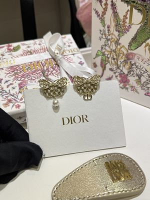 Quality New design new collection CD Butterfly Pearl Earrings Asymmetry Design factory