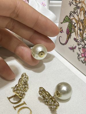 Quality Butterfly Luxury Pearl Earrings Sophisticated With 18mm Hollow Carved Design factory