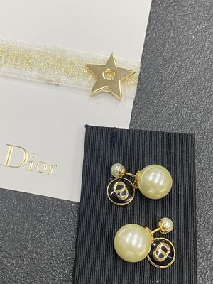 Quality Di*r luxury fashion earrings women earrings.Top quality.Year 2025 New Collection Anti-Allergy.CD earring collection factory