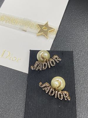 Quality Di*r luxury fashion earrings women earrings.Top quality.Year 2025 New Collection Anti-Allergy.CD earring collection factory