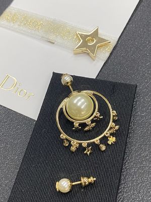 Quality Di*r luxury fashion earrings women earrings.Top quality.Year 2025 New Collection Anti-Allergy.CD earring collection factory
