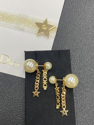 Quality Di*r luxury fashion earrings women earrings.Top quality.Year 2025 New Collection Anti-Allergy.CD earring collection factory