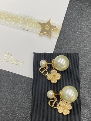 Quality Di*r luxury fashion earrings women earrings.Top quality.Year 2025 New Collection Anti-Allergy.CD earring collection factory