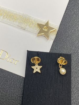 Quality Di*r luxury fashion earrings women earrings.Top quality.Year 2025 New Collection Anti-Allergy.CD earring collection factory