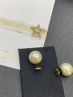 Quality Di*r luxury fashion earrings women earrings.Top quality.Year 2025 New Collection Anti-Allergy.CD earring collection factory