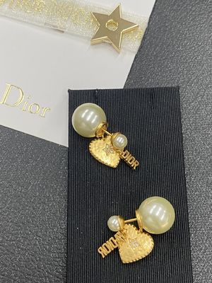 Quality Di*r luxury fashion earrings women earrings.Top quality.Year 2025 New Collection Anti-Allergy.CD earring collection factory