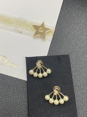 Quality Di*r luxury fashion earrings women earrings.Top quality.Year 2025 New Collection Anti-Allergy.CD earring collection factory