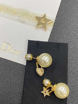 Quality Di*r luxury fashion earrings women earrings.Top quality.Year 2025 New Collection Anti-Allergy.CD earring collection factory