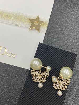 Quality Di*r luxury fashion earrings women earrings.Top quality.Year 2025 New Collection Anti-Allergy.CD earring collection factory