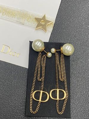 Quality Di*r luxury fashion earrings women earrings.Top quality.Year 2025 New Collection Anti-Allergy.CD earring collection factory