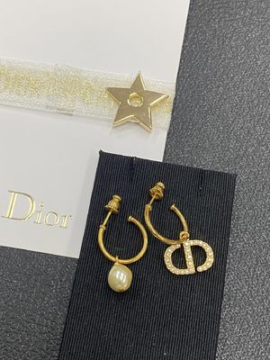 Quality Di*r luxury fashion earrings women earrings.Top quality.Year 2025 New Collection Anti-Allergy.CD earring collection factory