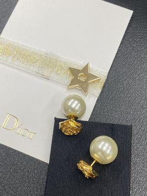 Quality Di*r luxury fashion earrings women earrings.Top quality.Year 2025 New Collection Anti-Allergy.CD earring collection factory