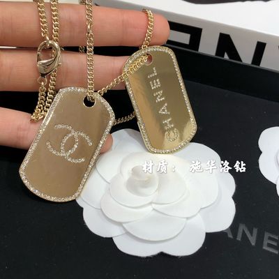 Quality Gold Crystal Square Pendant Necklace Luxury Necklaces With Diamond Chain factory
