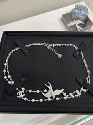 Quality Silver Bird Crystal Pearl Necklace With Double C Design 90-100cm Adjustable Length factory