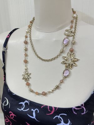 Quality Sunflower Full Drill Pink Crystal Pendant Necklace 70-75cm Length Innovative Luxury Necklaces factory